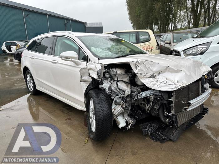 Ford Mondeo V Wagon 2.0 TDCi 150 16V Épave (2019, Blanc)