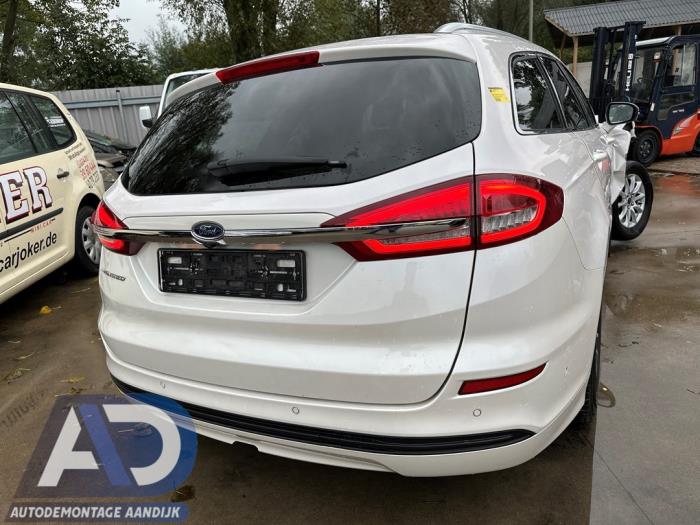 Ford Mondeo V Wagon 2.0 TDCi 150 16V Épave (2019, Blanc)