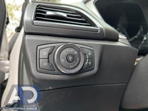 Ford Mondeo V Wagon 2.0 TDCi 150 16V Épave (2019, Blanc)