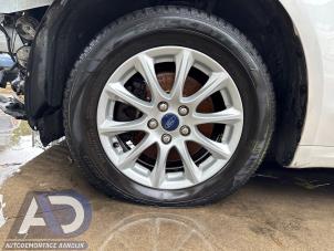 Ford Mondeo V Wagon 2.0 TDCi 150 16V Épave (2019, Blanc)