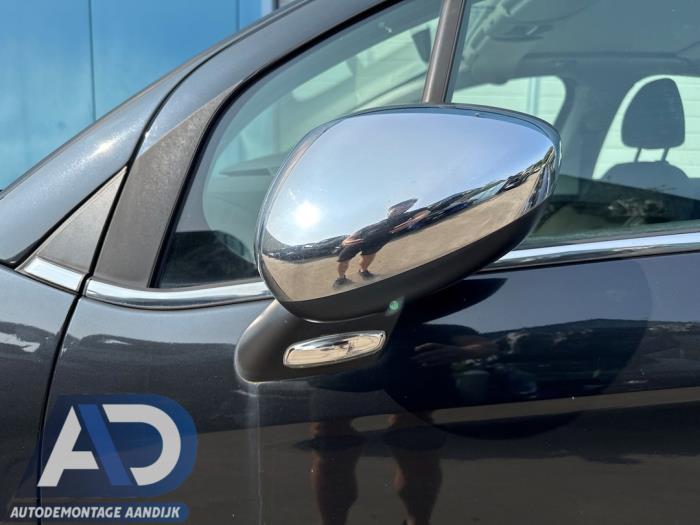 Citroen C3 1.4 16V VTi Samochód złomowany (2013, Czarny)