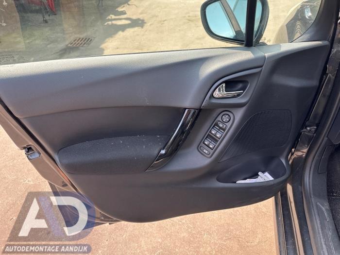 Citroen C3 1.4 16V VTi Samochód złomowany (2013, Czarny)