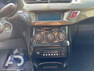 Citroen C3 1.4 16V VTi Samochód złomowany (2013, Czarny)
