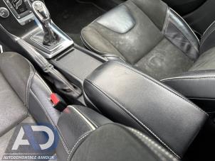 Volvo V40 1.6 D2 Vehículo de desguace (2014, Negro)