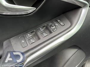 Volvo V40 1.6 D2 Vehículo de desguace (2014, Negro)