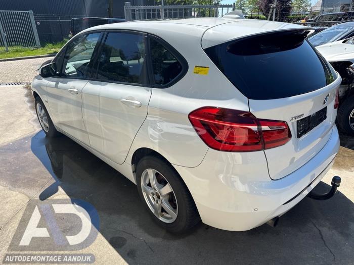 BMW 2 serie Active Tourer 220dA xDrive 2.0 TwinPower Turbo 16V Épave (2016, Blanc)