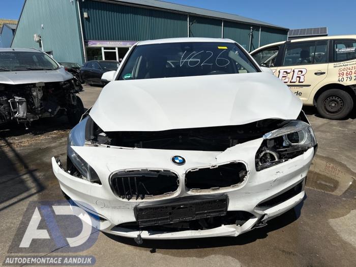 BMW 2 serie Active Tourer 220dA xDrive 2.0 TwinPower Turbo 16V Épave (2016, Blanc)