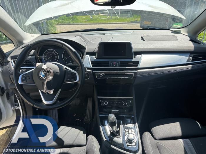 BMW 2 serie Active Tourer 220dA xDrive 2.0 TwinPower Turbo 16V Épave (2016, Blanc)