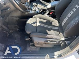 BMW 2 serie Active Tourer 220dA xDrive 2.0 TwinPower Turbo 16V Épave (2016, Blanc)