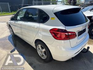 BMW 2 serie Active Tourer 220dA xDrive 2.0 TwinPower Turbo 16V Épave (2016, Blanc)