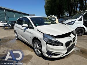 BMW 2 serie Active Tourer 220dA xDrive 2.0 TwinPower Turbo 16V Épave (2016, Blanc)