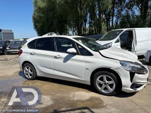 BMW 2 serie Active Tourer 220dA xDrive 2.0 TwinPower Turbo 16V Épave (2016, Blanc)