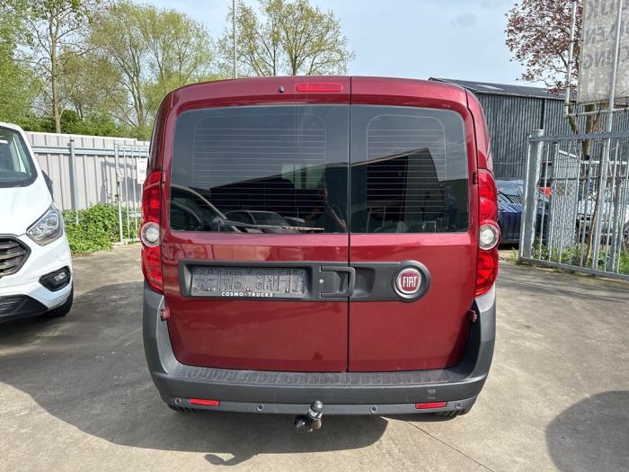 Fiat Doblo Cargo 1.6 D Multijet Dualogic Salvage vehicle (2013, Bordeaux)