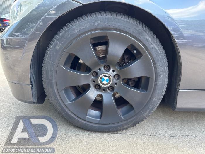 BMW 3 serie Touring 330Xd 24V Épave (2006, Gris)