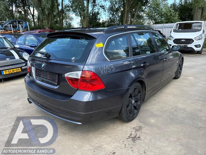 BMW 3 serie Touring 330Xd 24V Épave (2006, Gris)