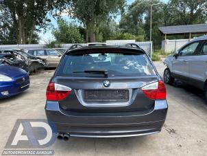 BMW 3 serie Touring 330Xd 24V Épave (2006, Gris)
