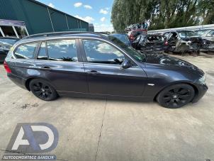 BMW 3 serie Touring 330Xd 24V Épave (2006, Gris)