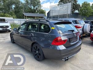 BMW 3 serie Touring 330Xd 24V Épave (2006, Gris)