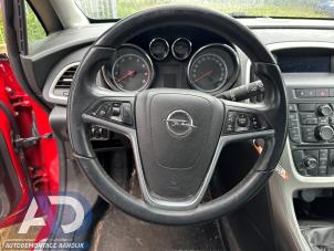 Opel Astra J 1.6 16V Ecotec Épave (2011, Rouge)