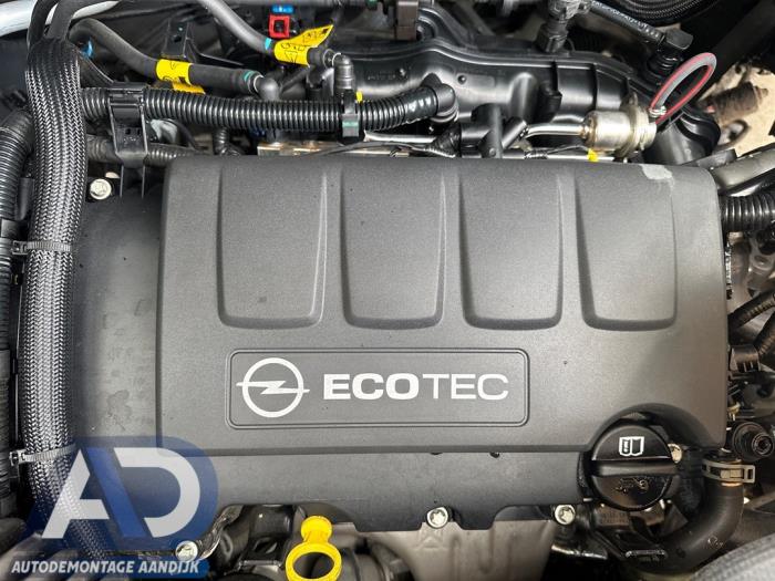 Opel Mokka/Mokka X 1.4 Turbo 16V 4x2 Épave (2016, Gris)