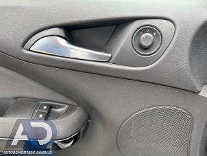 Opel Adam 1.2 16V Samochód złomowany (2014, Bialy)