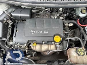 Opel Adam 1.2 16V Samochód złomowany (2014, Bialy)