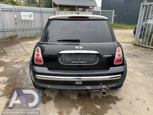 Mini Mini 1.6 16V Cooper Samochód złomowany (2004, Czarny)