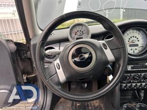 Mini Mini 1.6 16V Cooper Samochód złomowany (2004, Czarny)