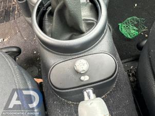 Mini Mini 1.6 16V Cooper Samochód złomowany (2004, Czarny)