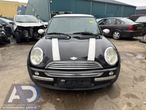 Mini Mini 1.6 16V Cooper Samochód złomowany (2004, Czarny)