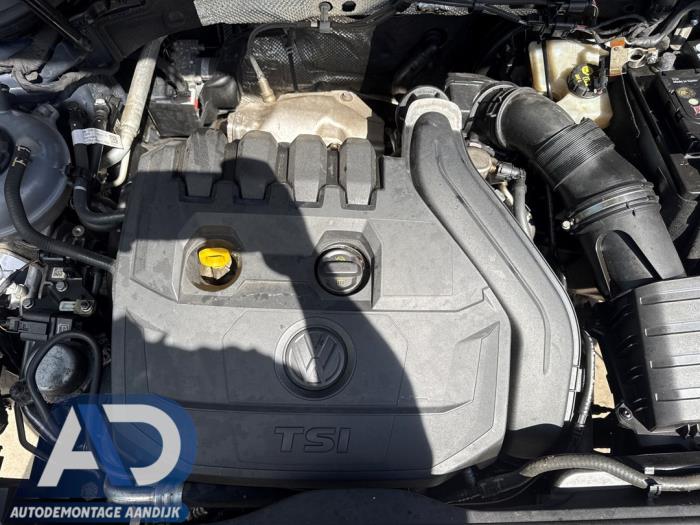 Volkswagen Golf VII 1.5 TSI Evo BMT 16V Samochód złomowany (2018, Niebieski)