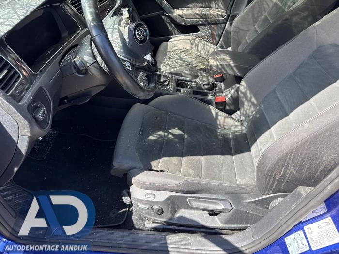 Volkswagen Golf VII 1.5 TSI Evo BMT 16V Samochód złomowany (2018, Niebieski)