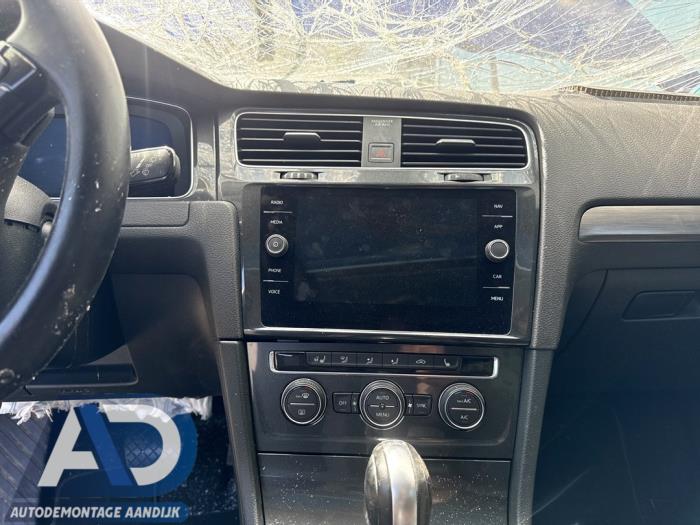 Volkswagen Golf VII 1.5 TSI Evo BMT 16V Samochód złomowany (2018, Niebieski)