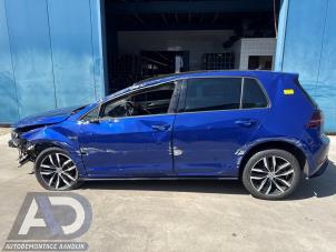 Volkswagen Golf VII 1.5 TSI Evo BMT 16V Samochód złomowany (2018, Niebieski)