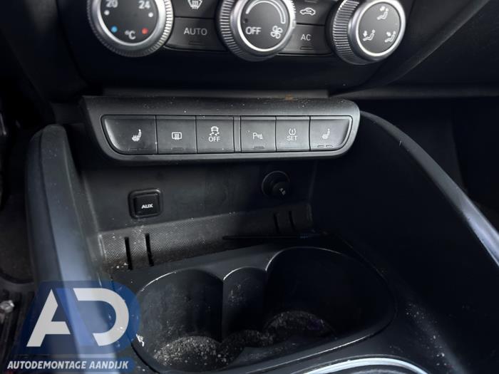 Audi A1 1.4 TFSI 16V 122 Skrotfordon (2012, ZWART)