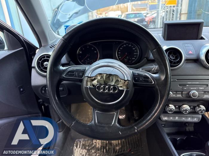 Audi A1 1.4 TFSI 16V 122 Skrotfordon (2012, ZWART)