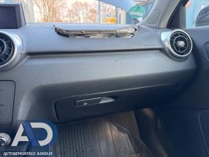 Audi A1 1.4 TFSI 16V 122 Épave (2012, Noir)