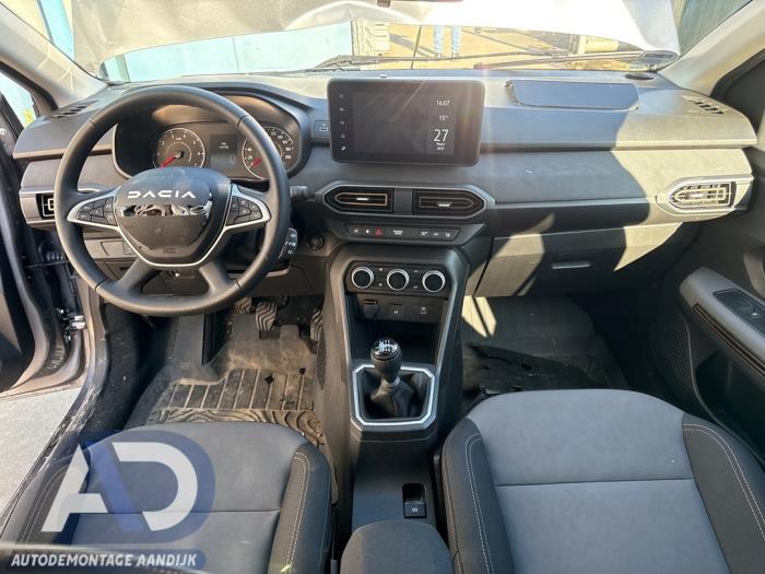 Dacia Jogger 1.0 TCe 110 12V Samochód złomowany (2024, Szary)
