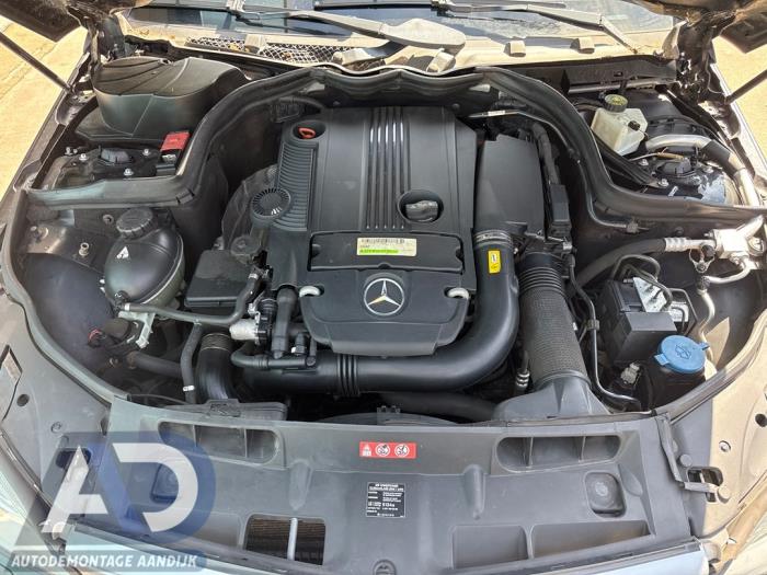 Mercedes C Estate 1.8 C-250 CGI 16V Épave (2011, Noir)
