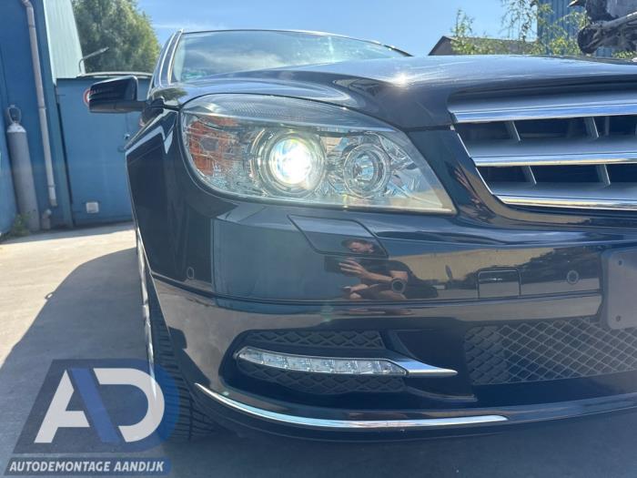 Mercedes C Estate 1.8 C-250 CGI 16V Épave (2011, Noir)