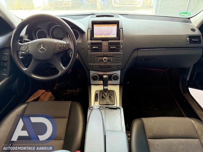 Mercedes C Estate 1.8 C-250 CGI 16V Épave (2011, Noir)
