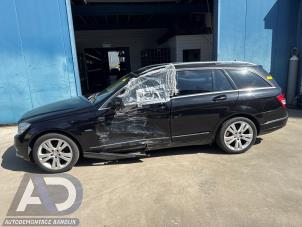 Mercedes C Estate 1.8 C-250 CGI 16V Épave (2011, Noir)