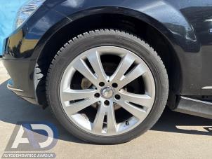 Mercedes C Estate 1.8 C-250 CGI 16V Épave (2011, Noir)
