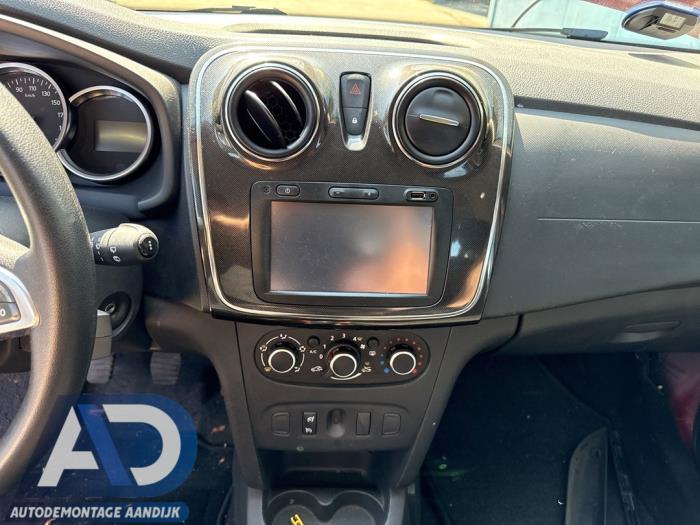 Dacia Logan MCV II/Sandero Wagon 0.9 TCE 12V Samochód złomowany (2019, Czerwony)