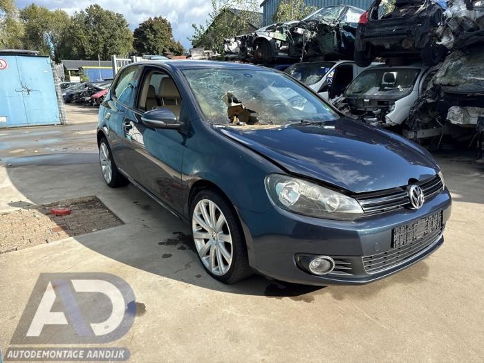 Volkswagen Golf VI 1.2 TSI BlueMotion Épave (2010, Bleu, Gris)