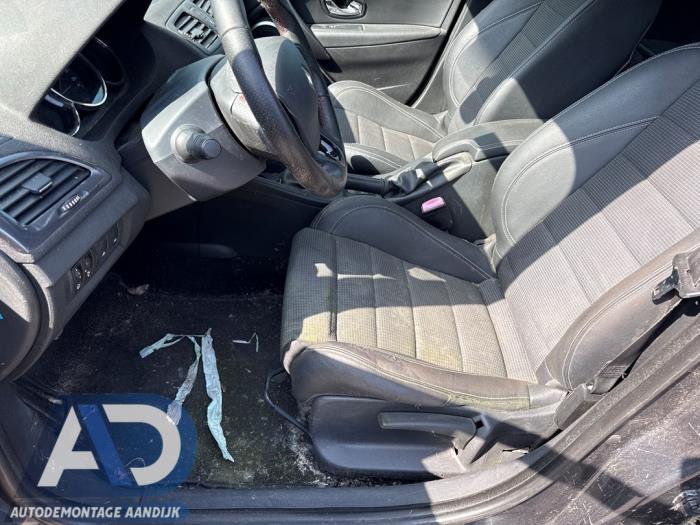 Renault Megane III Grandtour 1.5 dCi 110 Skrotfordon (2012, GRIJS)