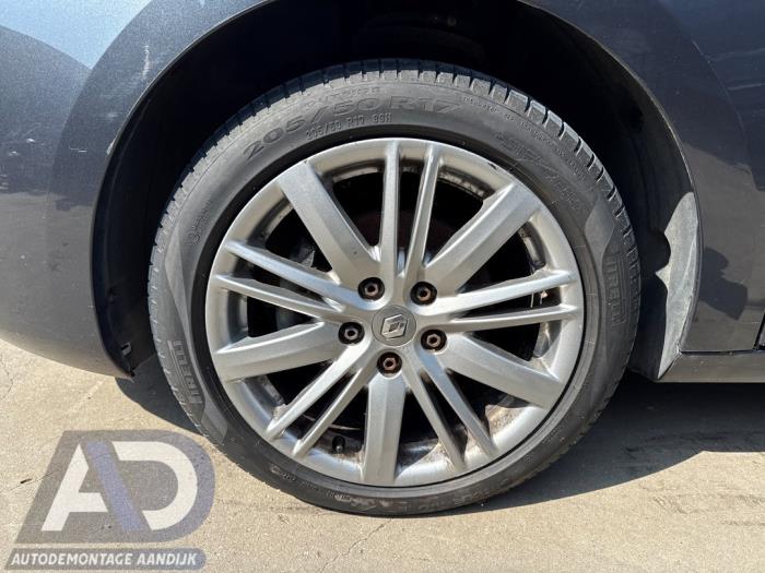 Renault Megane III Grandtour 1.5 dCi 110 Skrotfordon (2012, GRIJS)