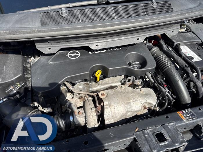 Opel Zafira Tourer 2.0 CDTI 16V 170 Ecotec Samochód złomowany (2017, Niebieski)