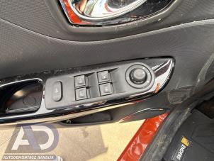 Renault Captur I 1.2 TCE 16V EDC Épave (2014, Orange)