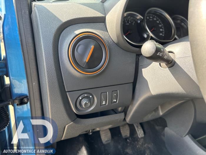 Dacia Lodgy 1.2 TCE 16V Épave (2017, Bleu)